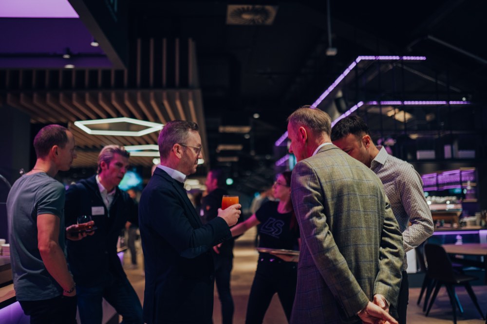 Networking bei Drinks nach den Keynotes